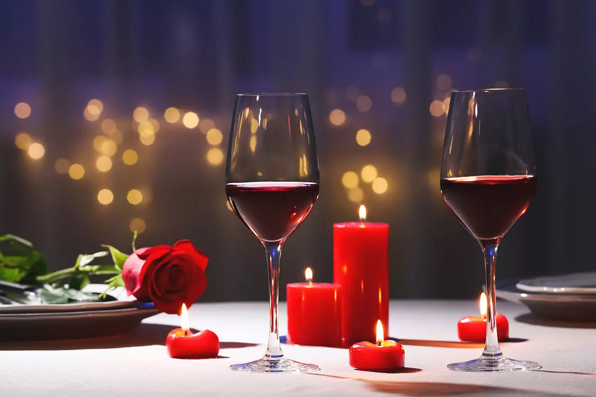 Come imbandire la tavola in modo romantico